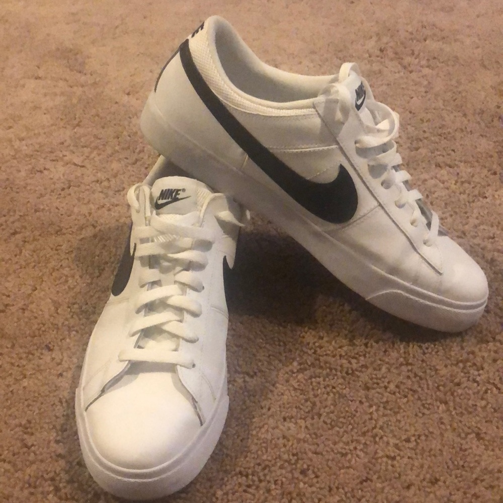 Men’s Nike Court Shoe Size 12